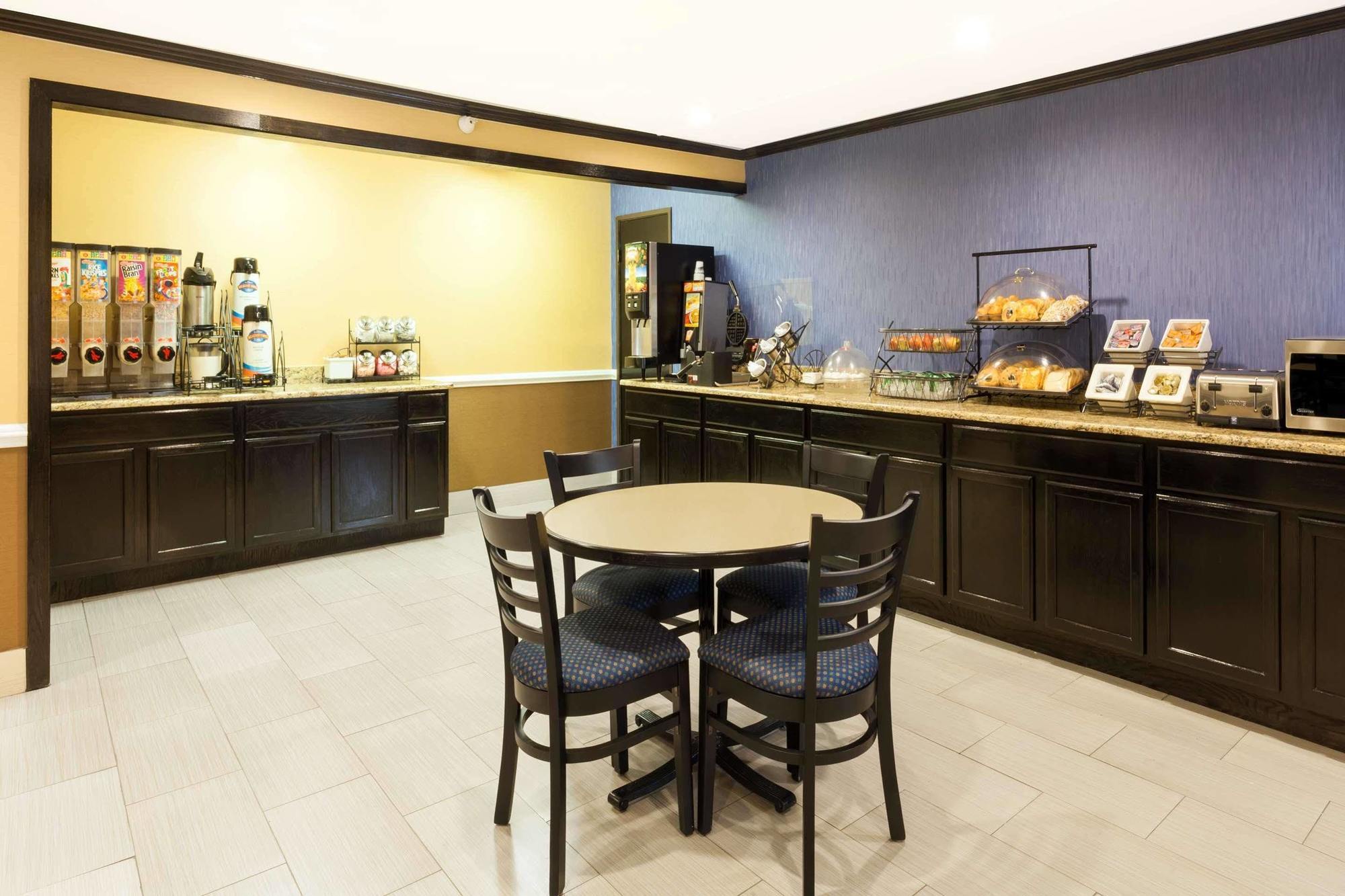 Baymont By Wyndham East 2* Memphis