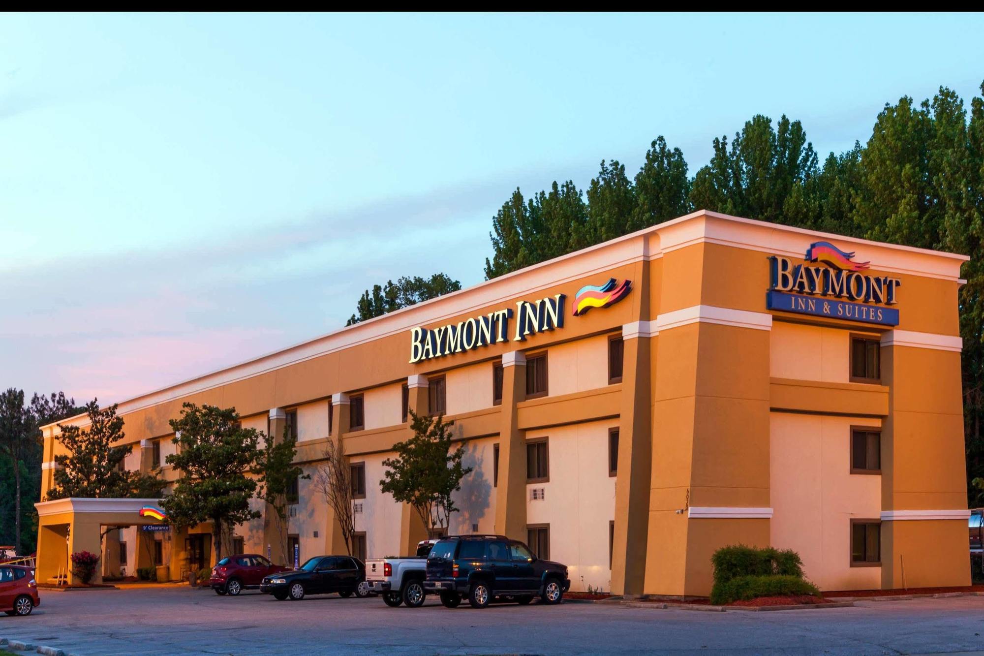 Baymont By Wyndham East Hotel 2*