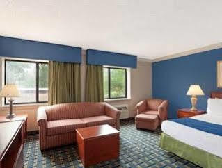 Baymont By Wyndham East Memphis